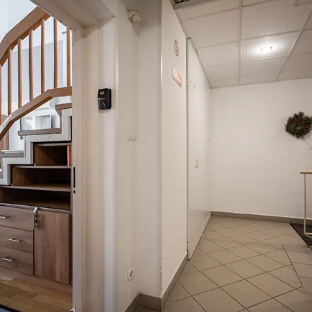 Eclipse Elegance Apartment *