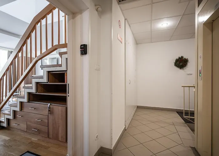 Eclipse Elegance Apartment *