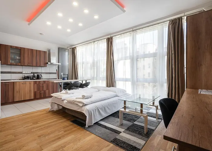 Eclipse Elegance * Budapest