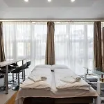 Apartment Eclipse Elegance
